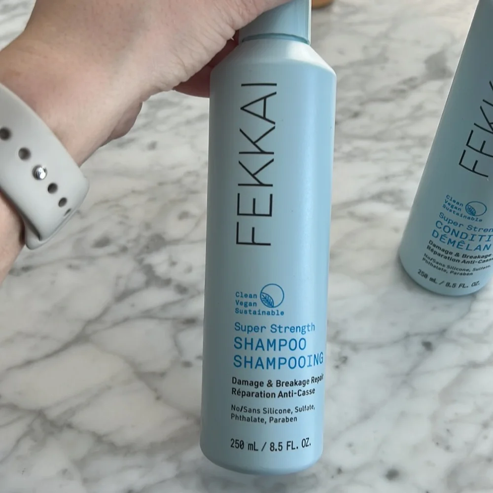Brand new shampoo and conditioner Fekkai super strength - Picture 3 of 5